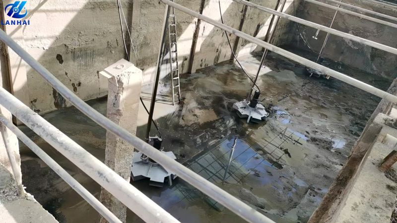 好氧池曝氣設(shè)備改造怎么選？ LHQB型潛水?dāng)嚢杵貧鈾C(jī)